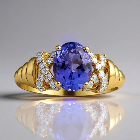 Anello in oro con Tanzanite AAA (CIRARI)