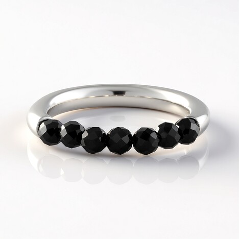 Anello in argento con Spinello Nero