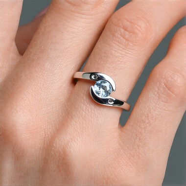 Bague en argent et Topaze bleu ciel