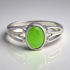 Anello in argento con Crisoprasio Imperiale