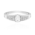 Zilveren ring met een petaliet