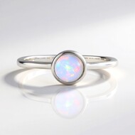 Anillo en plata con Ópalo de Welo