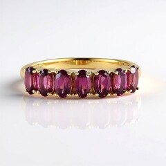 Anello in argento con Rodolite di Naktamunda