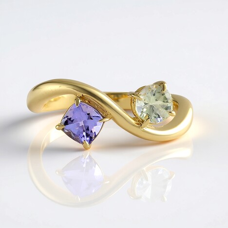 Anello in oro con Tanzanite (non riscaldata)