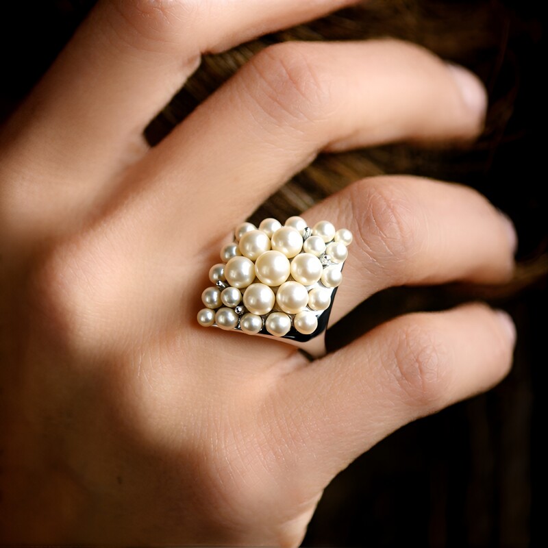 Anello in argento con Perla d'Acqua Dolce Bianca (Michelle Albala)