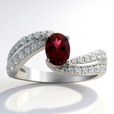 Anillo en plata con Turmalina rosa de Brasil (de Melo Essence)