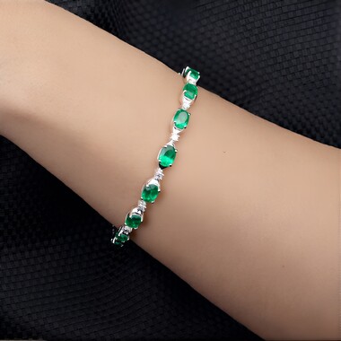 Brazalete en plata con Esmeralda de Zambia