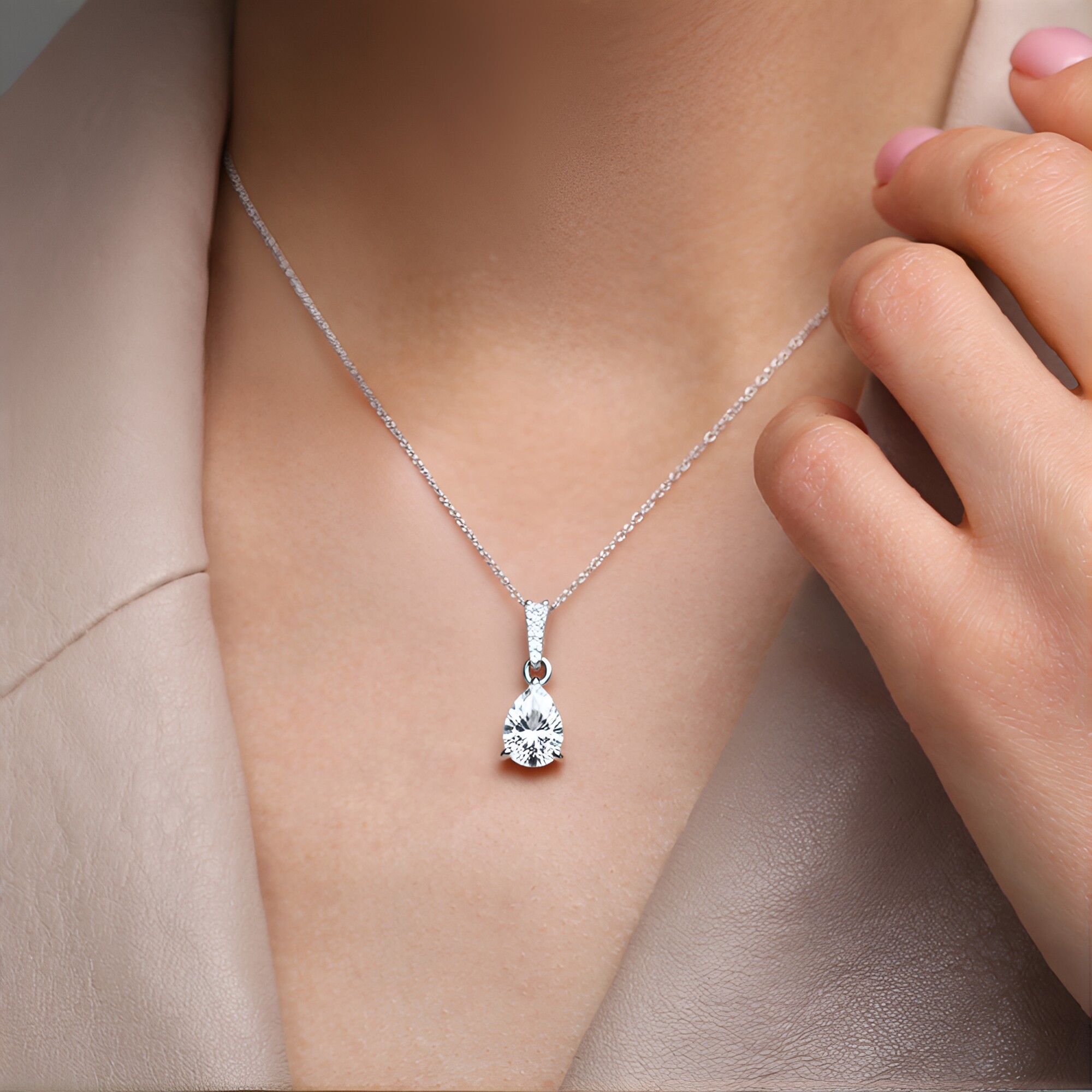 Collana Con Ciondolo a Forma Di Cuore in Cristallo per Ceneri E Urna