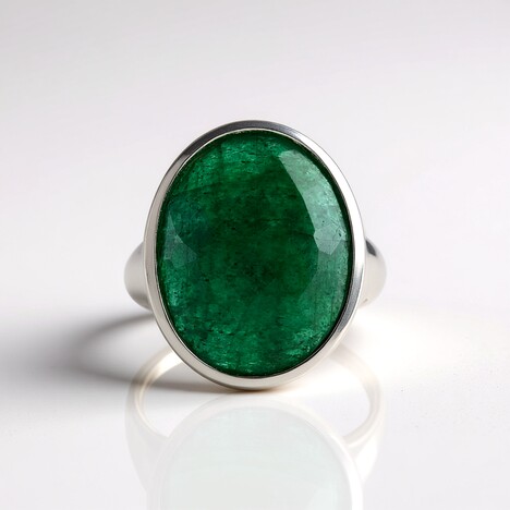 Anello in argento con Berillo color smeraldo