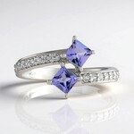 Anello in argento con Tanzanite