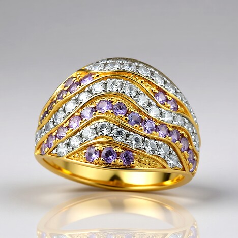 Anello in oro con Zaffiro Ceylon Porpora (non riscaldato)