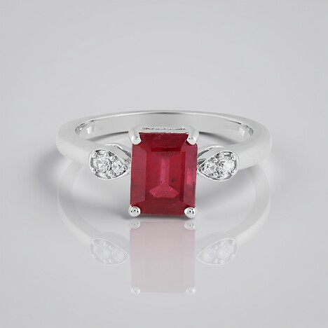 Anello in argento con Rubino Bemainty