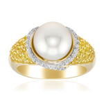 Gouden ring met een witte zuidzee parel (Michelle Albala)