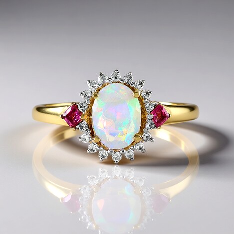 Anello in oro con Opale di Welo
