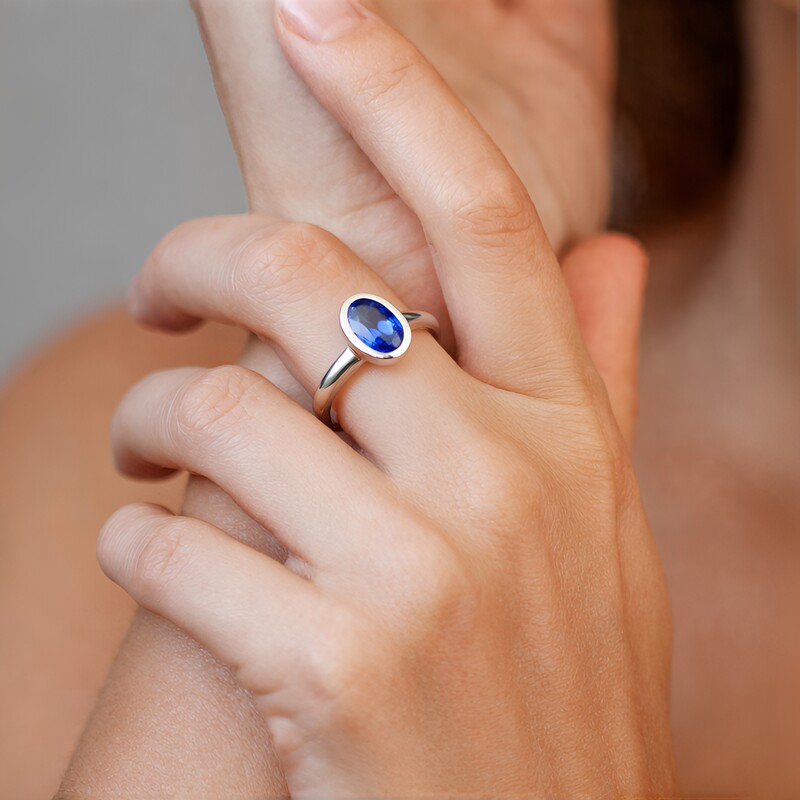 Anello in argento con Cianite del Nepal