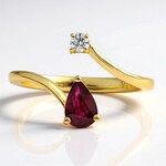 Anello in oro con Rubino Mozambico AAA
