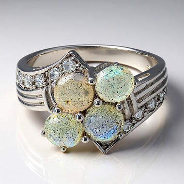 Anillo en plata con Espectrolita