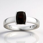 Anello in argento con Granato (CUSTODANA)