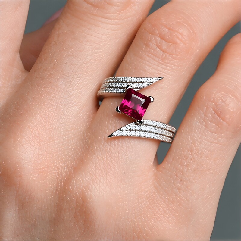 Madagascar Ruby Silver Ring (de Melo Essence)