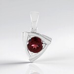 Ciondolo in argento con Granato Mozambico