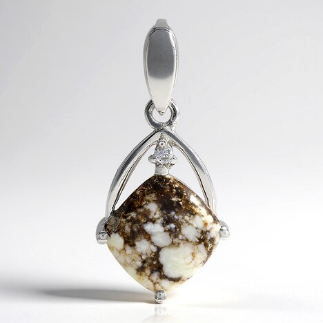 Ciondolo in argento con Magnesite