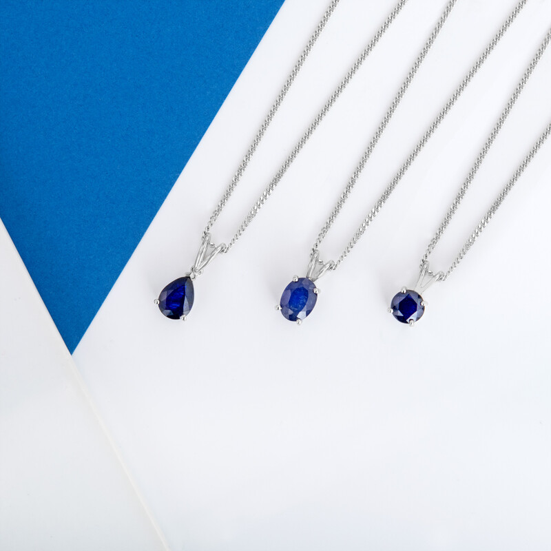 Ciondolo in argento con Zaffiro Blu del Madagascar