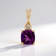 Ciondolo in argento con Granato Magenta