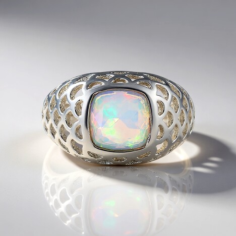 Anello in argento con Opale di Welo