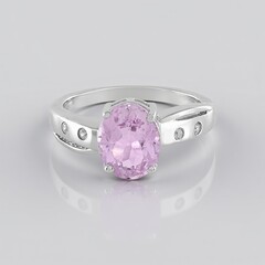 Anello in argento con Kunzite