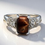 Anello in argento con Occhio di Tigre Rosso