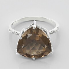 Anello in argento con Quarzo Fumè