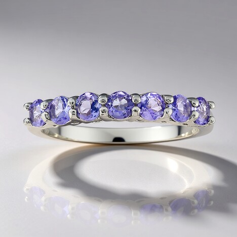 Anello in argento con Tanzanite