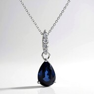 Collier en or et Saphir bleu de Ceylan