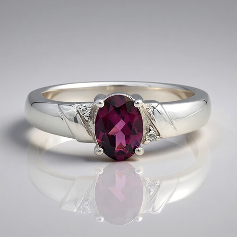 Anello in argento con Rodolite