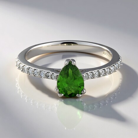 Anello in argento con Diopside Russo