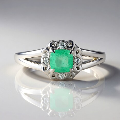 Anello in argento con Smeraldo Russo (Adela Silber)