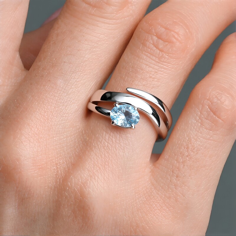 Anillo en plata con Apatita azul