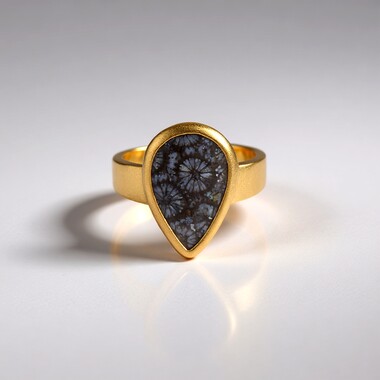 Anello in argento con Corallo Pietrificato