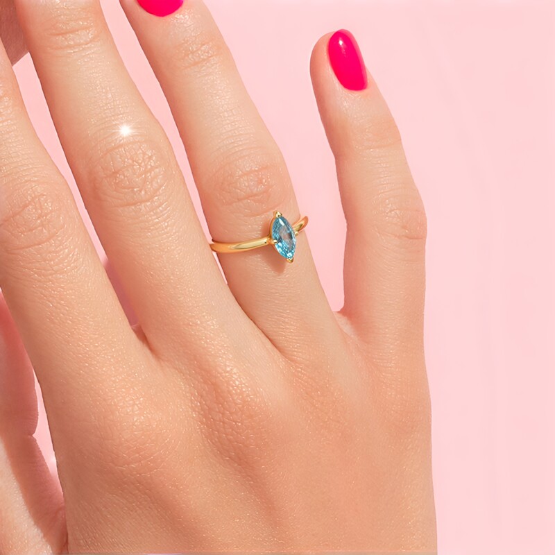 Anillo en plata con Zircón de Ratanak Kirí