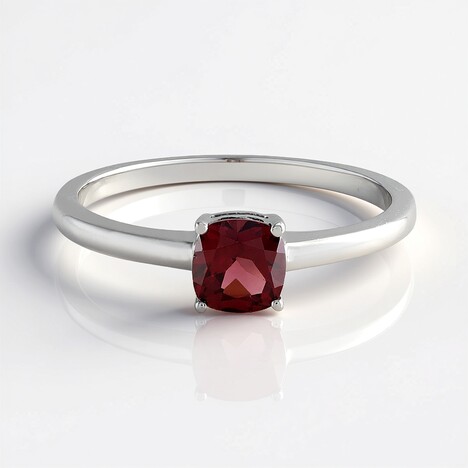 Anello in argento con Granato Mozambico