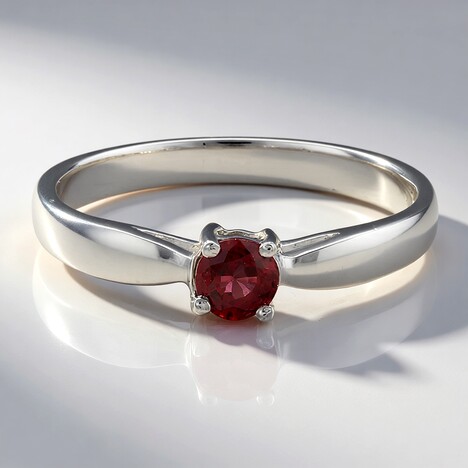 Anello in argento con Rubino Malawi