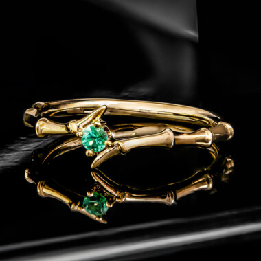 Anillo en oro con Esmeralda de Zambia AAA (de Melo)