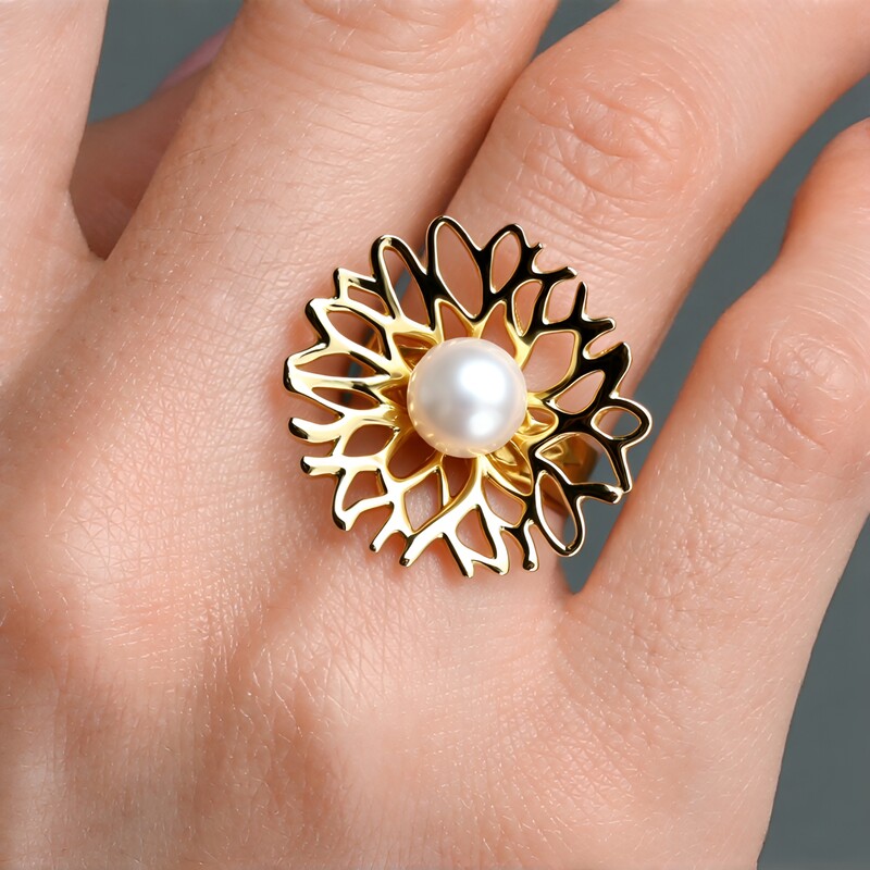 Zilveren ring met een Witte zoetwater kweekparel (TPC)