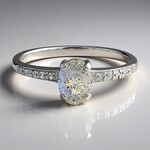 Anello in argento con Labradorite