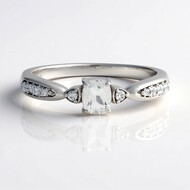 Anillo en plata con Petalita