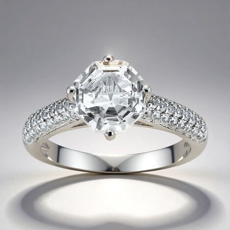 Anello in argento con Topazio Bianco