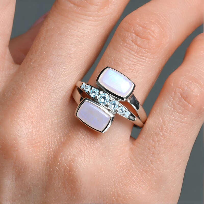 Blue Moonstone Silver Ring (KM by Juwelo)