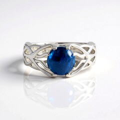 Zilveren ring met een Zwitsers-blauwe topaas (de Melo)
