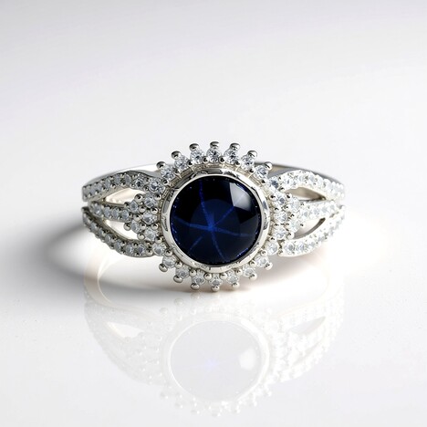 Bague en argent et Saphir étoilé bleu
