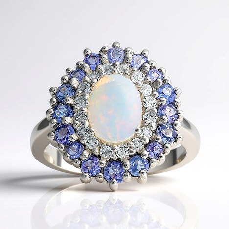 Anello in argento con Opale di Welo